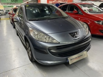 Peugeot 207 1.4i Confort 55 kW (75 CV) Peugeot 207 1.4i Confort 55 kW (75 CV)
