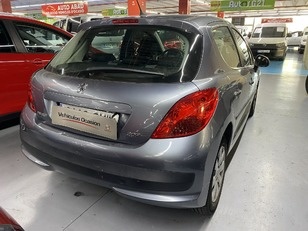 Peugeot 207 1.4i Confort 55 kW (75 CV)