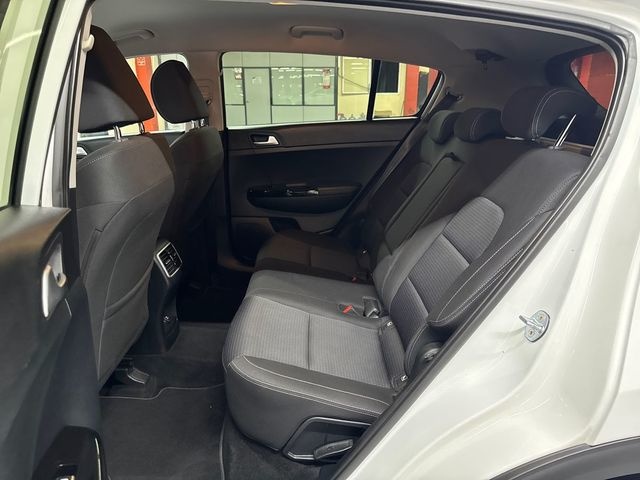 KiaSportage 1.6 GDi Drive 4x2 97 kW (132 CV) Vehículo usado en Barcelona - 11