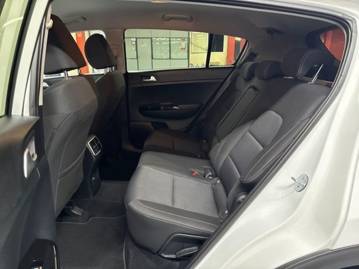 KiaSportage 1.6 GDi Drive 4x2 97 kW (132 CV) Vehículo usado en Barcelona - 11 KiaSportage 1.6 GDi Drive 4x2 97 kW (132 CV) Vehículo usado en Barcelona - 11