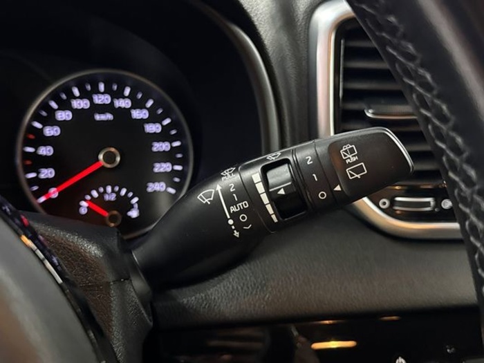 KiaSportage 1.6 GDi Drive 4x2 97 kW (132 CV) Vehículo usado en Barcelona - 21 KiaSportage 1.6 GDi Drive 4x2 97 kW (132 CV) Vehículo usado en Barcelona - 21