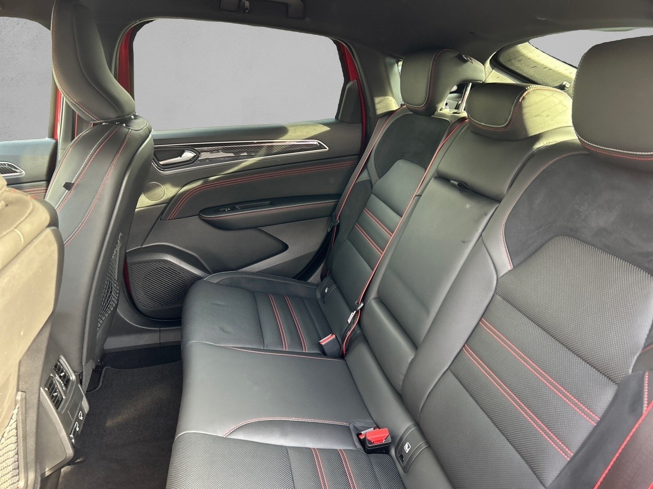 Renault Arkana RS Line TCe 118 kW (160 CV) EDC Microhíbrido - 18