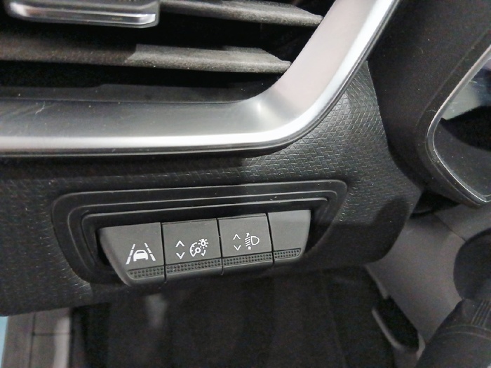 Renault Clio Zen TCe 66 kW (90 CV) - 16 Renault Clio Zen TCe 66 kW (90 CV) - 16