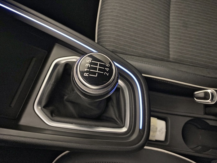 Renault Clio Zen TCe 66 kW (90 CV) - 10 Renault Clio Zen TCe 66 kW (90 CV) - 10