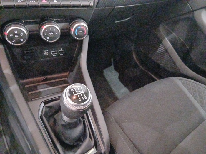 Renault Clio Intens TCe 66 kW (90 CV) - 7 Renault Clio Intens TCe 66 kW (90 CV) - 7