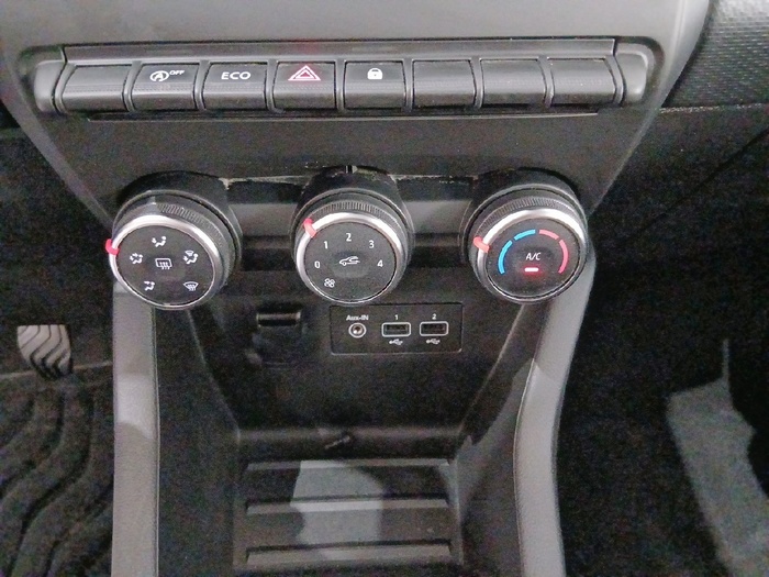 Renault Clio Intens TCe 66 kW (90 CV) - 18 Renault Clio Intens TCe 66 kW (90 CV) - 18