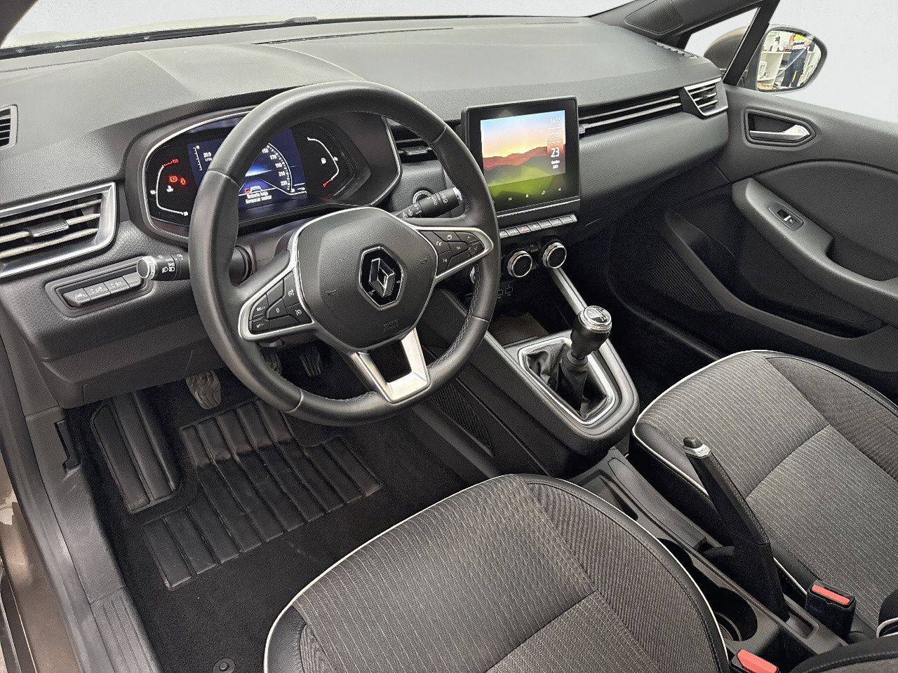 Renault Clio Zen TCe 66 kW (90 CV) - 4