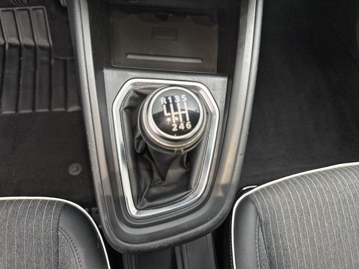 Renault Clio Zen TCe 66 kW (90 CV) - 7 Renault Clio Zen TCe 66 kW (90 CV) - 7