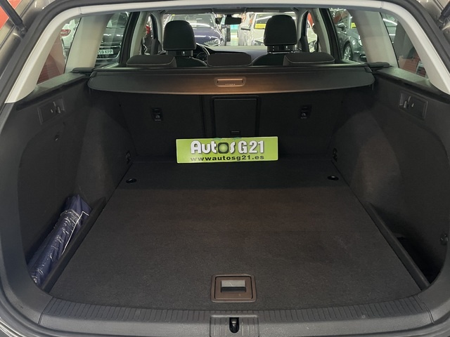 VolkswagenGolf Variant Sport 1.6 TDI BMT 81 kW (110 CV) DSG Vehículo usado en Barcelona - 9
