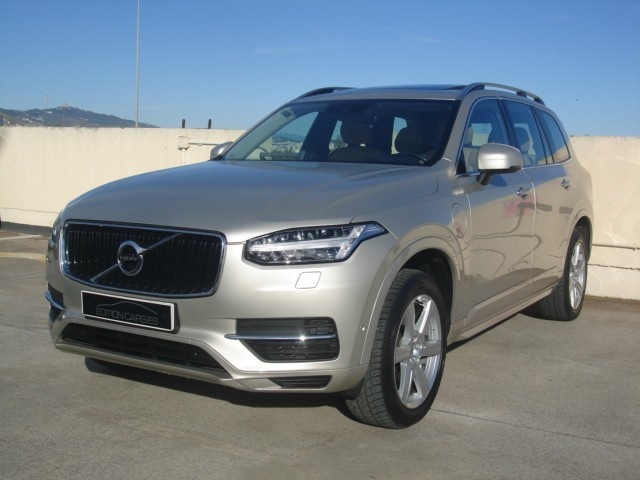 VolvoXC90 T8 Momentum AWD Auto 294 kW (400 CV) Vehículo usado en Barcelona - 1