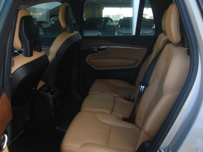 VolvoXC90 T8 Momentum AWD Auto 294 kW (400 CV) Vehículo usado en Barcelona - 8 VolvoXC90 T8 Momentum AWD Auto 294 kW (400 CV) Vehículo usado en Barcelona - 8