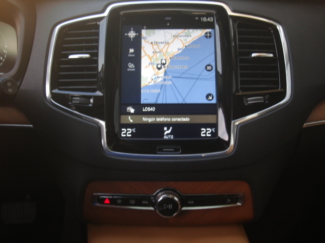 VolvoXC90 T8 Momentum AWD Auto 294 kW (400 CV) Vehículo usado en Barcelona - 22