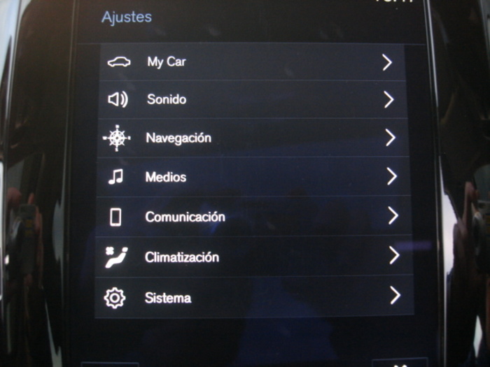 VolvoXC90 T8 Momentum AWD Auto 294 kW (400 CV) Vehículo usado en Barcelona - 26 VolvoXC90 T8 Momentum AWD Auto 294 kW (400 CV) Vehículo usado en Barcelona - 26