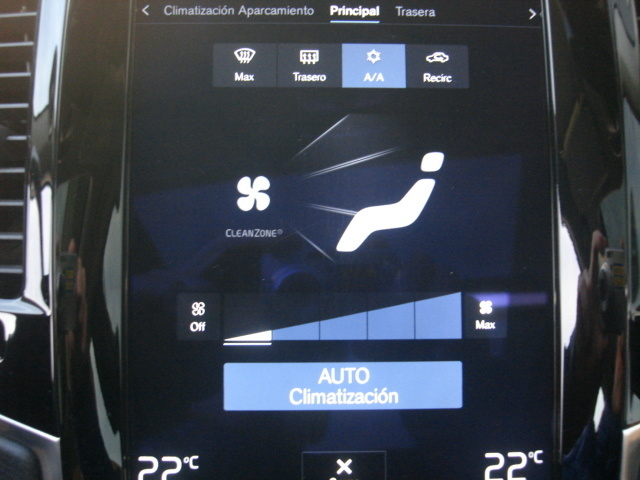 VolvoXC90 T8 Momentum AWD Auto 294 kW (400 CV) Vehículo usado en Barcelona - 33