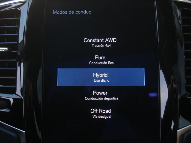 VolvoXC90 T8 Momentum AWD Auto 294 kW (400 CV) Vehículo usado en Barcelona - 34