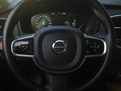 Volvo XC90 T8 Momentum AWD Auto 294 kW (400 CV) Volvo XC90 T8 Momentum AWD Auto 294 kW (400 CV)