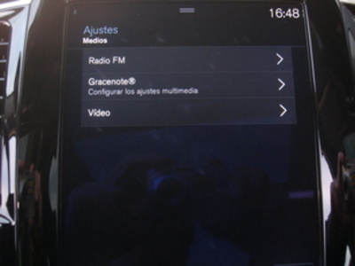 Volvo XC90 T8 Momentum AWD Auto 294 kW (400 CV) Volvo XC90 T8 Momentum AWD Auto 294 kW (400 CV)