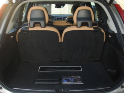 Volvo XC90 T8 Momentum AWD Auto 294 kW (400 CV) Volvo XC90 T8 Momentum AWD Auto 294 kW (400 CV)