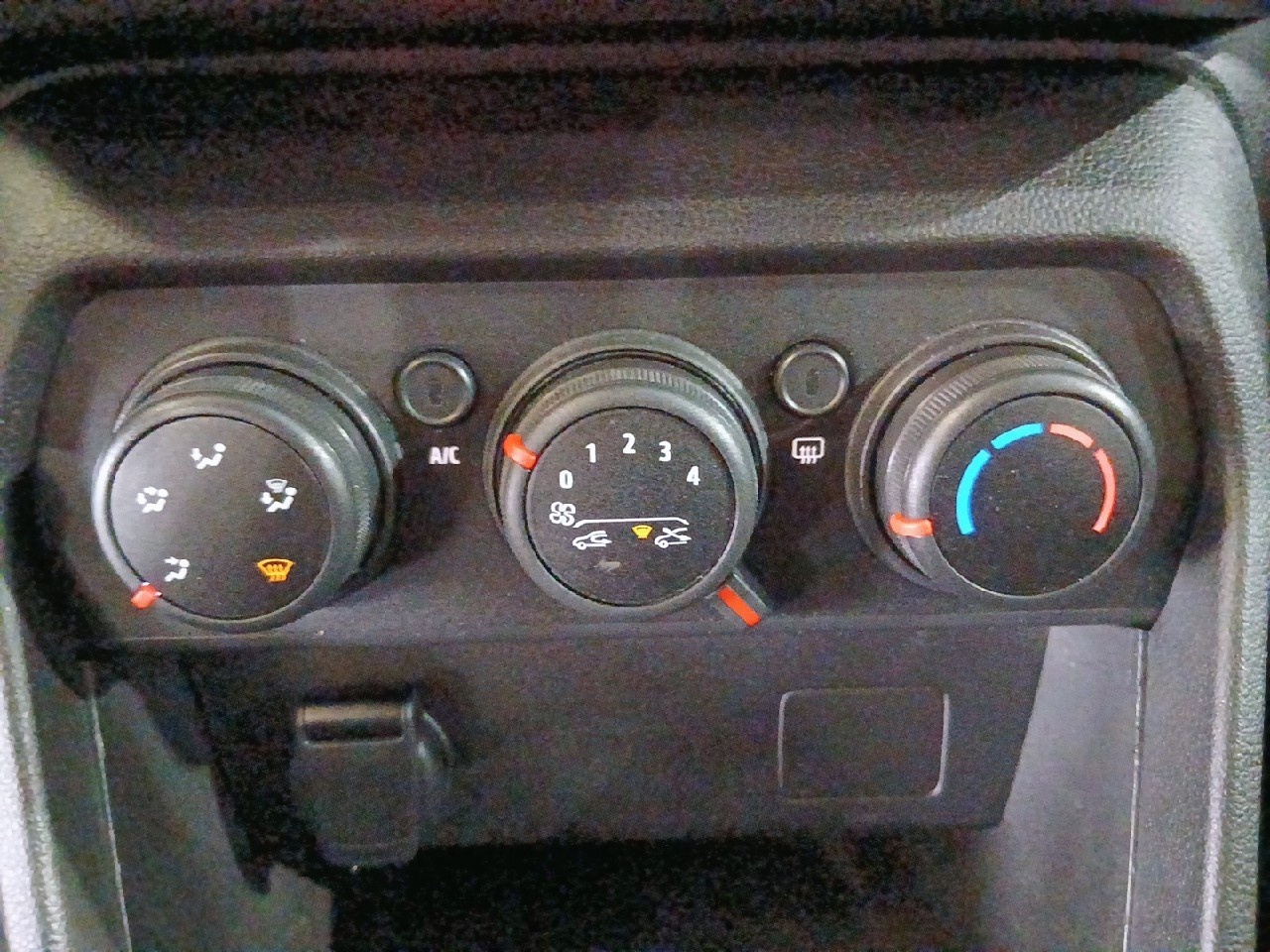 Dacia Sandero Essential ECO-G 74 kW (101 CV) - 18