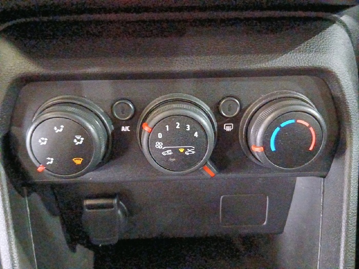 Dacia Sandero Essential ECO-G 74 kW (101 CV) - 18 Dacia Sandero Essential ECO-G 74 kW (101 CV) - 18