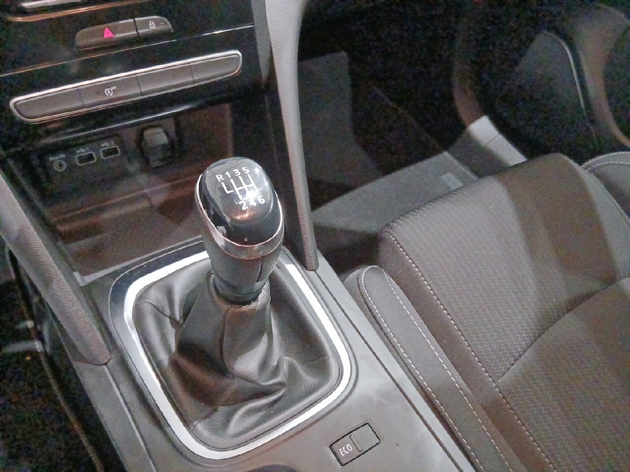 Renault Megane Intens Blue dCi 85 kW (115 CV) - 7