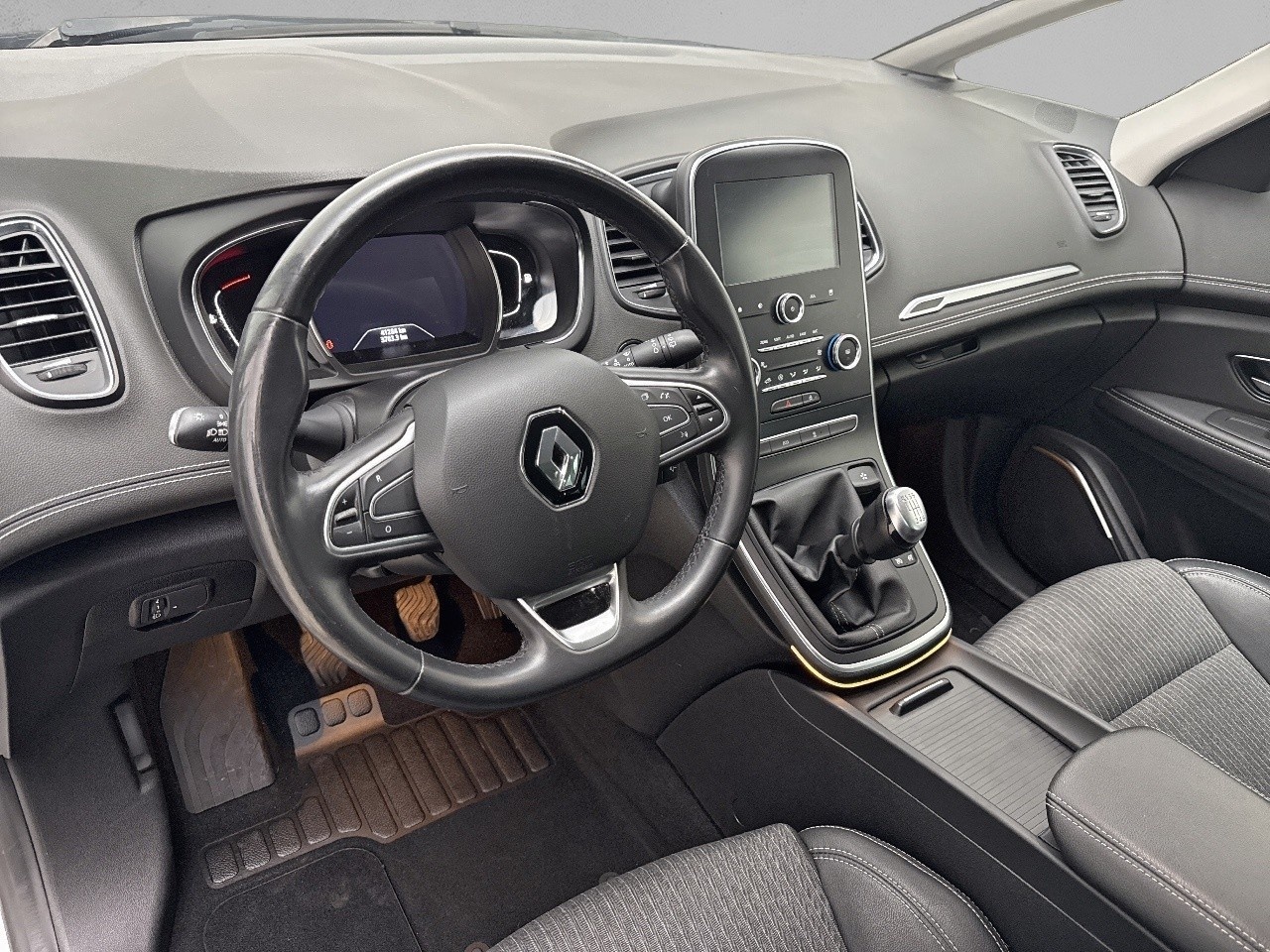 Renault Grand Scenic Zen TCe 103 kW (140 CV) GPF - 4