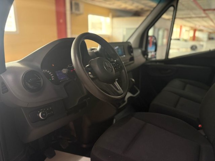 Mercedes-BenzSprinter Furgon 211 CDI Corto 84 kW (114 CV) Vehículo usado en Barcelona - 10 Mercedes-BenzSprinter Furgon 211 CDI Corto 84 kW (114 CV) Vehículo usado en Barcelona - 10