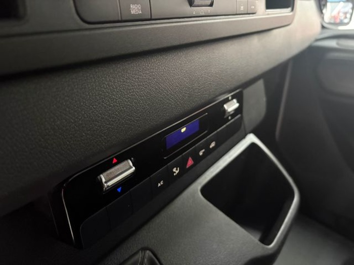 Mercedes-BenzSprinter Furgon 211 CDI Corto 84 kW (114 CV) Vehículo usado en Barcelona - 15 Mercedes-BenzSprinter Furgon 211 CDI Corto 84 kW (114 CV) Vehículo usado en Barcelona - 15