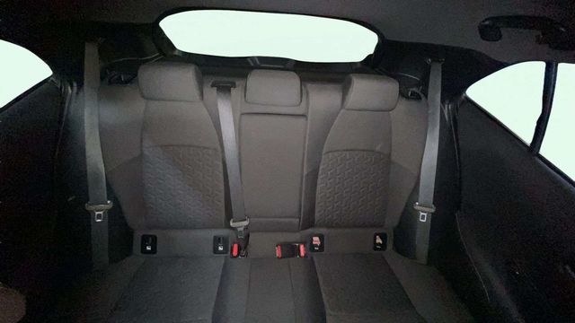 ToyotaCorolla 1.8 125 Híbrido Active Tech E-CVT 90 kW (122 CV) Vehículo usado en Barcelona - 8