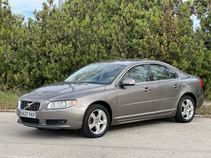 VolvoS80 2.5 T Momentum 147 kW (200 CV) Vehículo usado en Barcelona - 2 VolvoS80 2.5 T Momentum 147 kW (200 CV) Vehículo usado en Barcelona - 2