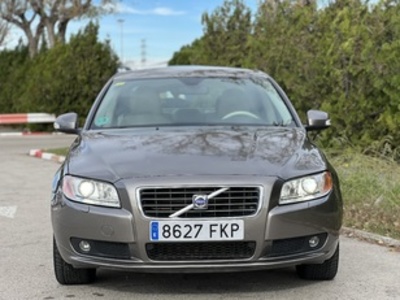 Volvo S80 2.5 T Momentum 147 kW (200 CV) Volvo S80 2.5 T Momentum 147 kW (200 CV)