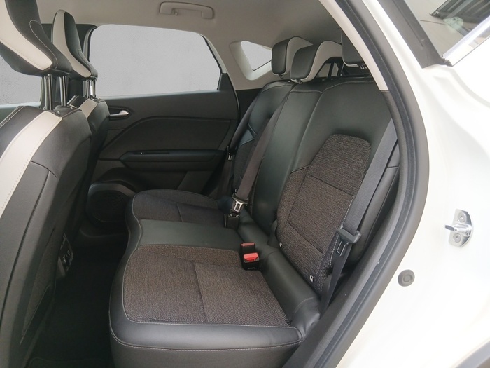 Renault Captur Zen E-TECH Híbrido enchufable 118 kW (160 CV) - 13 Renault Captur Zen E-TECH Híbrido enchufable 118 kW (160 CV) - 13