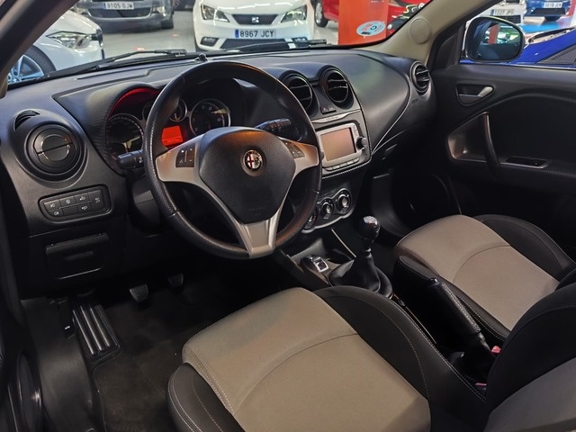 Alfa RomeoMito 0.9 TwinAir S&S Distinctive 77 kW (105 CV) Vehículo usado en Barcelona - 8