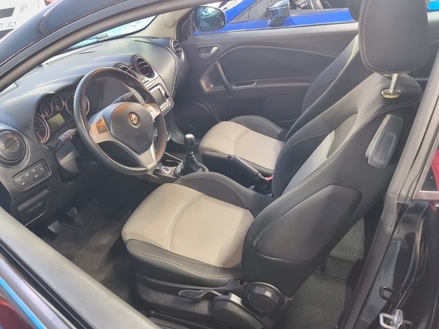 Alfa RomeoMito 0.9 TwinAir S&S Distinctive 77 kW (105 CV) Vehículo usado en Barcelona - 9