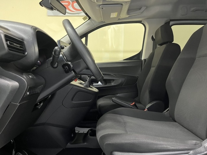 CitroenBerlingo Combi BlueHDi 100 S&S Talla XL Feel Pack 75 kW (102 CV) Vehículo usado en Barcelona - 9 CitroenBerlingo Combi BlueHDi 100 S&S Talla XL Feel Pack 75 kW (102 CV) Vehículo usado en Barcelona - 9