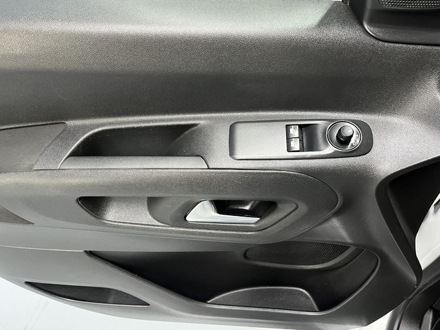 CitroenBerlingo Combi BlueHDi 100 S&S Talla XL Feel Pack 75 kW (102 CV) Vehículo usado en Barcelona - 14