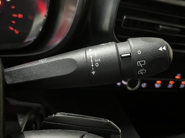 CitroenBerlingo Combi BlueHDi 100 S&S Talla XL Feel Pack 75 kW (102 CV) Vehículo usado en Barcelona - 17