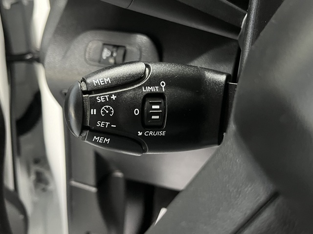 CitroenBerlingo Combi BlueHDi 100 S&S Talla XL Feel Pack 75 kW (102 CV) Vehículo usado en Barcelona - 18