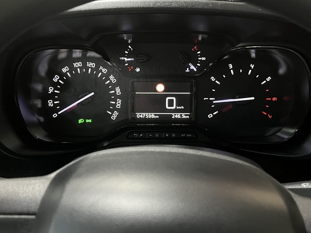 CitroenBerlingo Combi BlueHDi 100 S&S Talla XL Feel Pack 75 kW (102 CV) Vehículo usado en Barcelona - 20