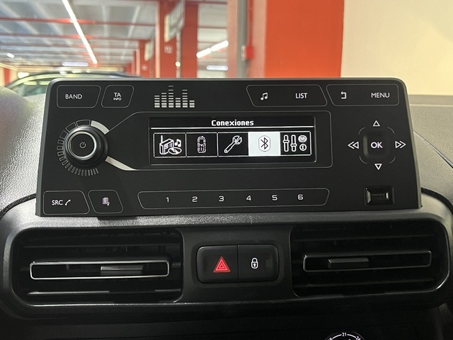 CitroenBerlingo Combi BlueHDi 100 S&S Talla XL Feel Pack 75 kW (102 CV) Vehículo usado en Barcelona - 22