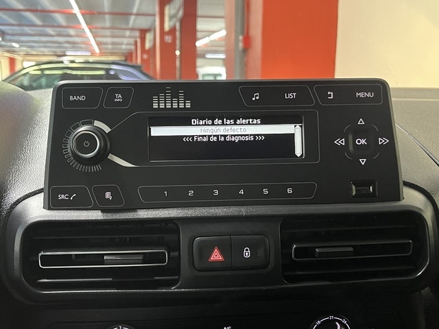 CitroenBerlingo Combi BlueHDi 100 S&S Talla XL Feel Pack 75 kW (102 CV) Vehículo usado en Barcelona - 23