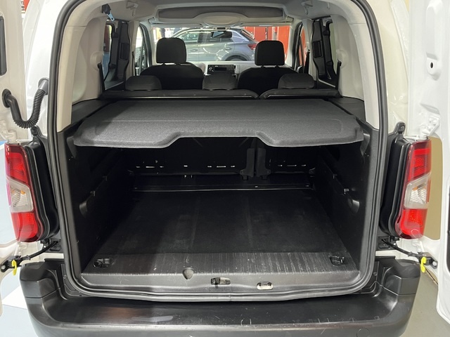 CitroenBerlingo Combi BlueHDi 100 S&S Talla XL Feel Pack 75 kW (102 CV) Vehículo usado en Barcelona - 26