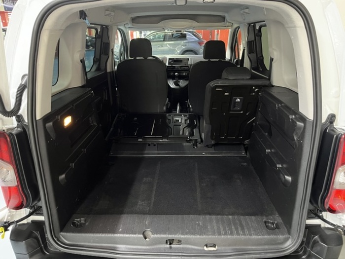CitroenBerlingo Combi BlueHDi 100 S&S Talla XL Feel Pack 75 kW (102 CV) Vehículo usado en Barcelona - 27 CitroenBerlingo Combi BlueHDi 100 S&S Talla XL Feel Pack 75 kW (102 CV) Vehículo usado en Barcelona - 27
