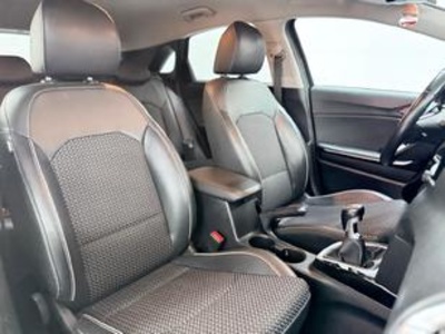 Kia Ceed 1.0 T-GDI Drive 74 kW (100 CV) Kia Ceed 1.0 T-GDI Drive 74 kW (100 CV)