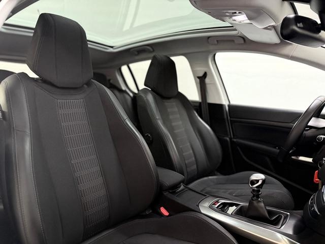 Peugeot308 PureTech 130 S&S Allure 96 kW (130 CV) Vehículo usado en Barcelona - 4