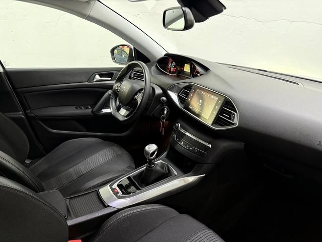 Peugeot308 PureTech 130 S&S Allure 96 kW (130 CV) Vehículo usado en Barcelona - 7