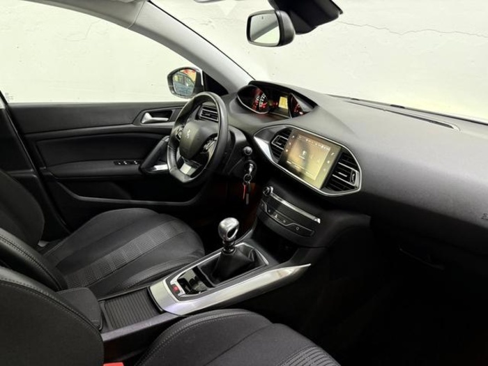 Peugeot308 PureTech 130 S&S Allure 96 kW (130 CV) Vehículo usado en Barcelona - 7 Peugeot308 PureTech 130 S&S Allure 96 kW (130 CV) Vehículo usado en Barcelona - 7