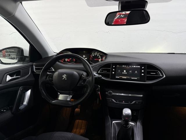 Peugeot308 PureTech 130 S&S Allure 96 kW (130 CV) Vehículo usado en Barcelona - 9