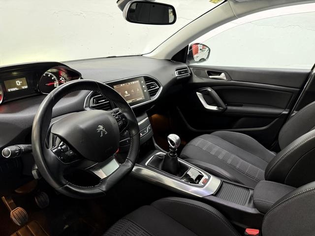 Peugeot308 PureTech 130 S&S Allure 96 kW (130 CV) Vehículo usado en Barcelona - 12