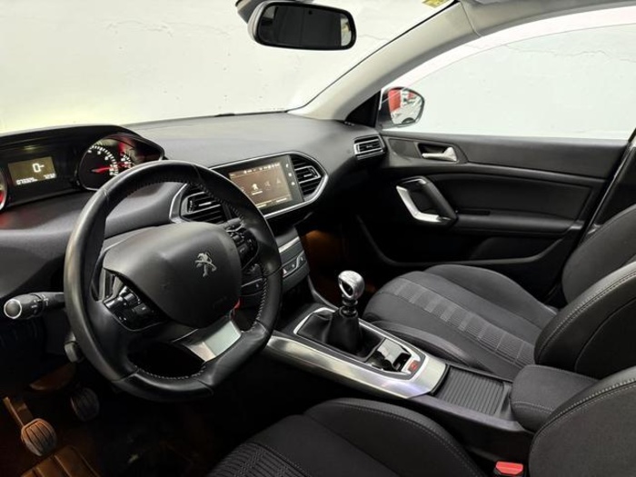Peugeot308 PureTech 130 S&S Allure 96 kW (130 CV) Vehículo usado en Barcelona - 12 Peugeot308 PureTech 130 S&S Allure 96 kW (130 CV) Vehículo usado en Barcelona - 12